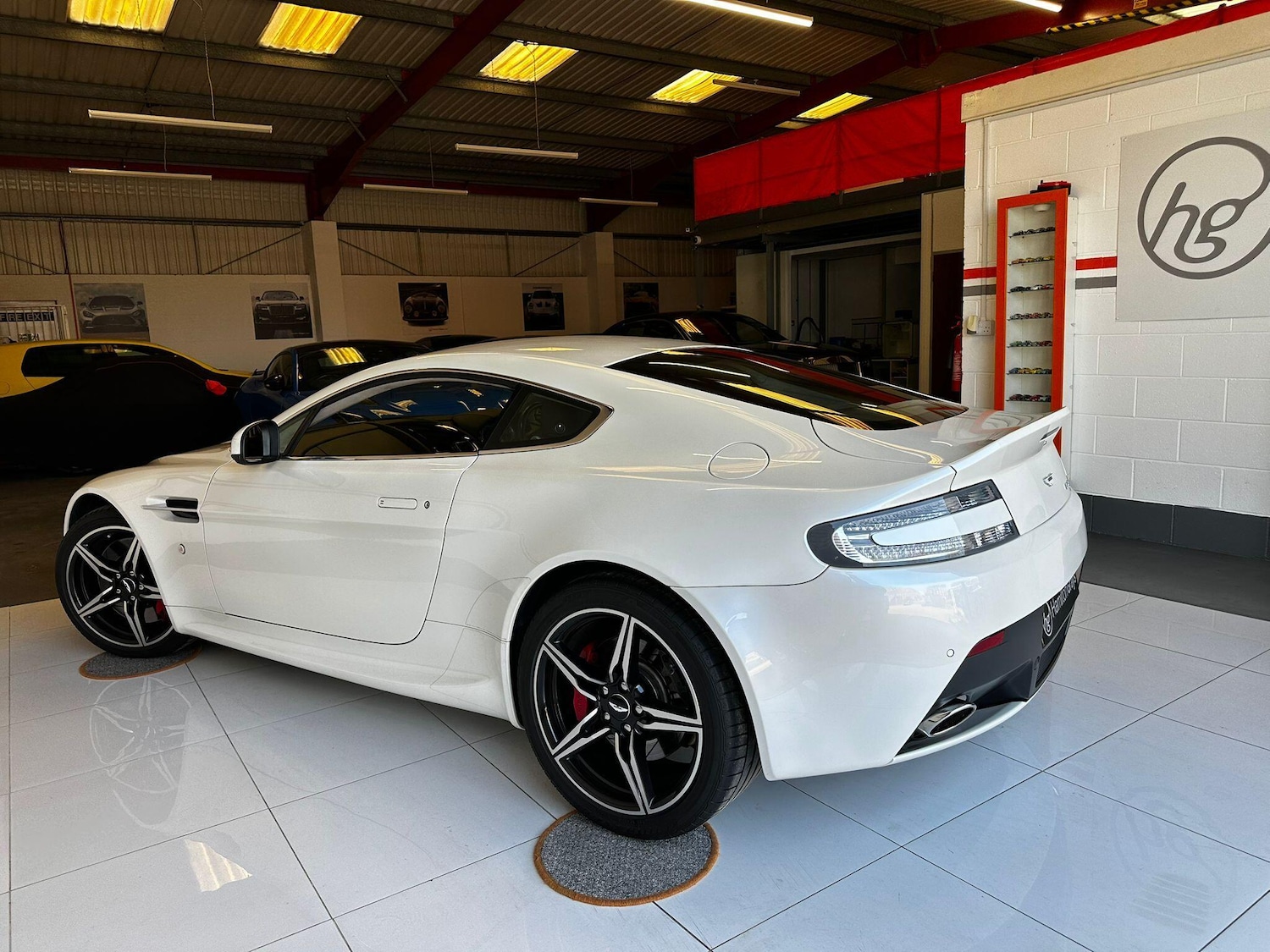 Used Aston Martin Vantage 2016 for sale - 77768852: Photo 30