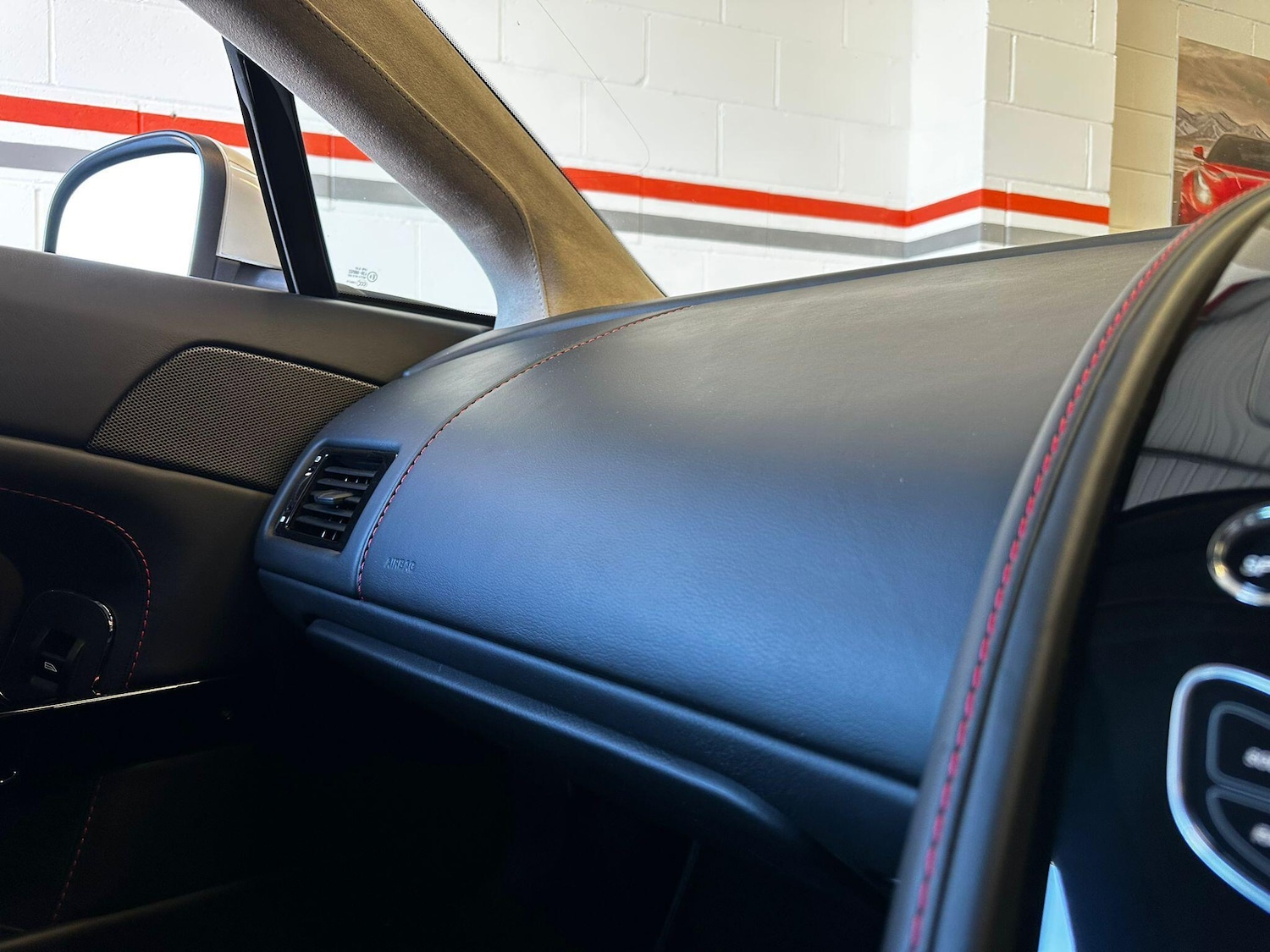 Used Aston Martin Vantage 2016 for sale - 77768852: Photo 33