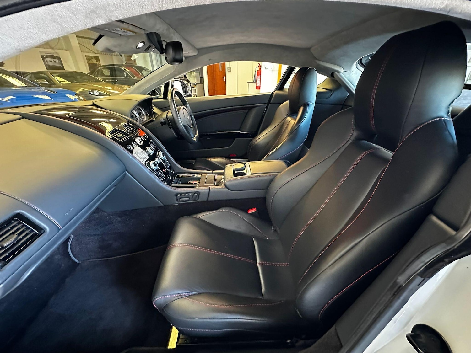 Used Aston Martin Vantage 2016 for sale - 77768852: Photo 36