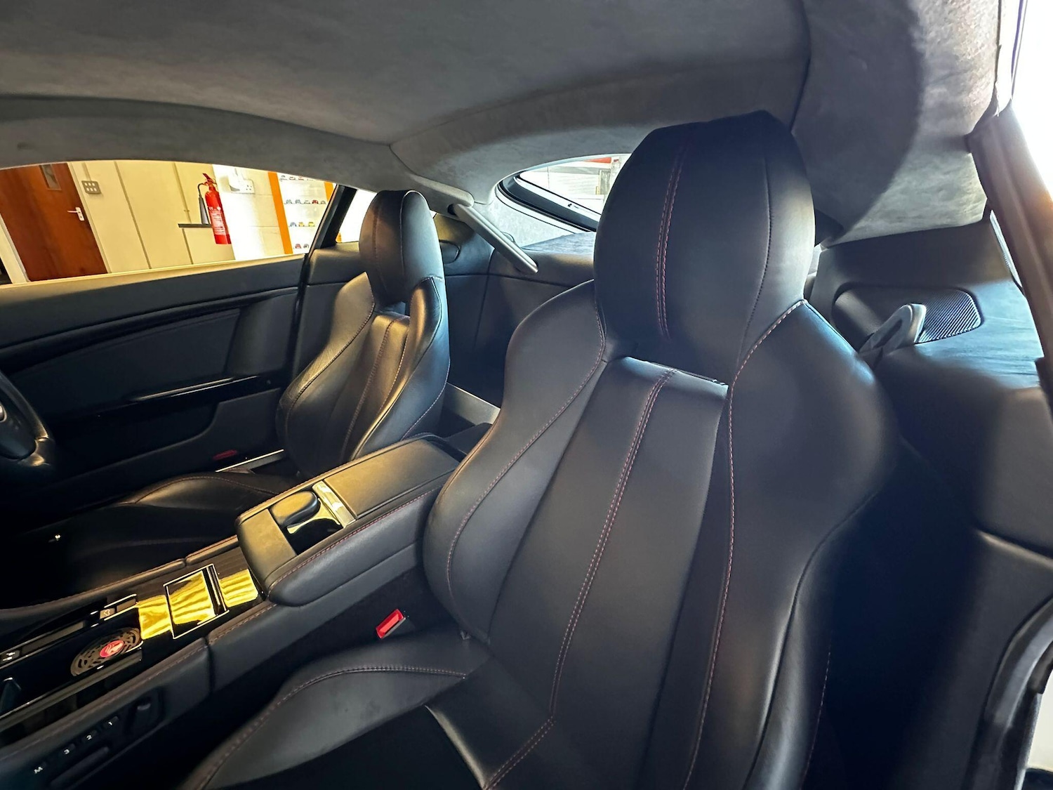 Used Aston Martin Vantage 2016 for sale - 77768852: Photo 41