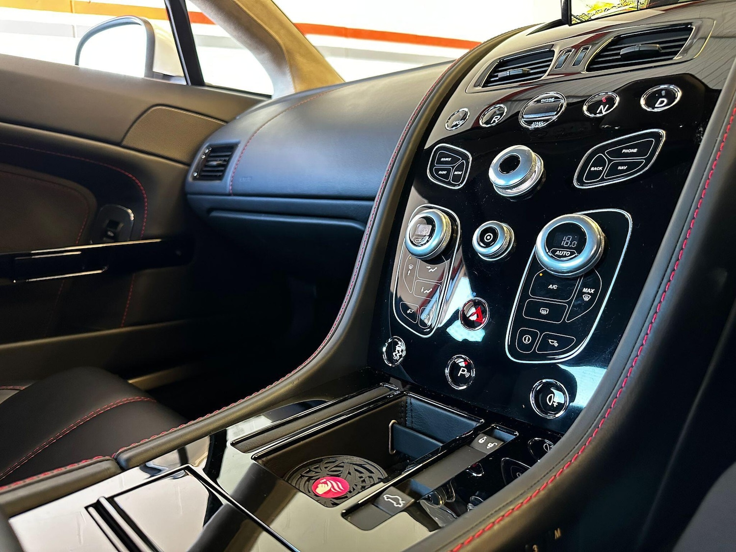 Used Aston Martin Vantage 2016 for sale - 77768852: Photo 53