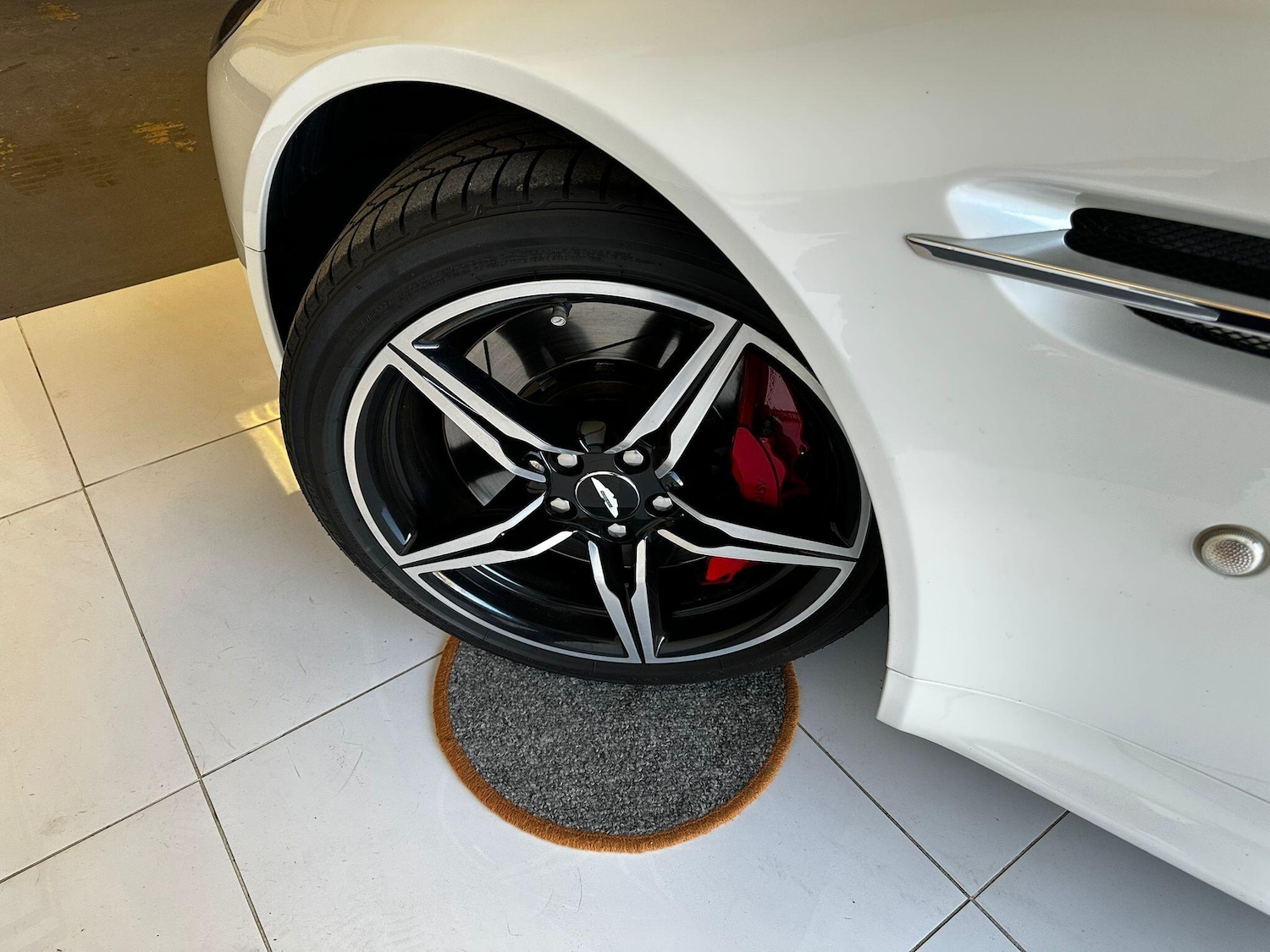 Used Aston Martin Vantage 2016 for sale - 77768852: Photo 68