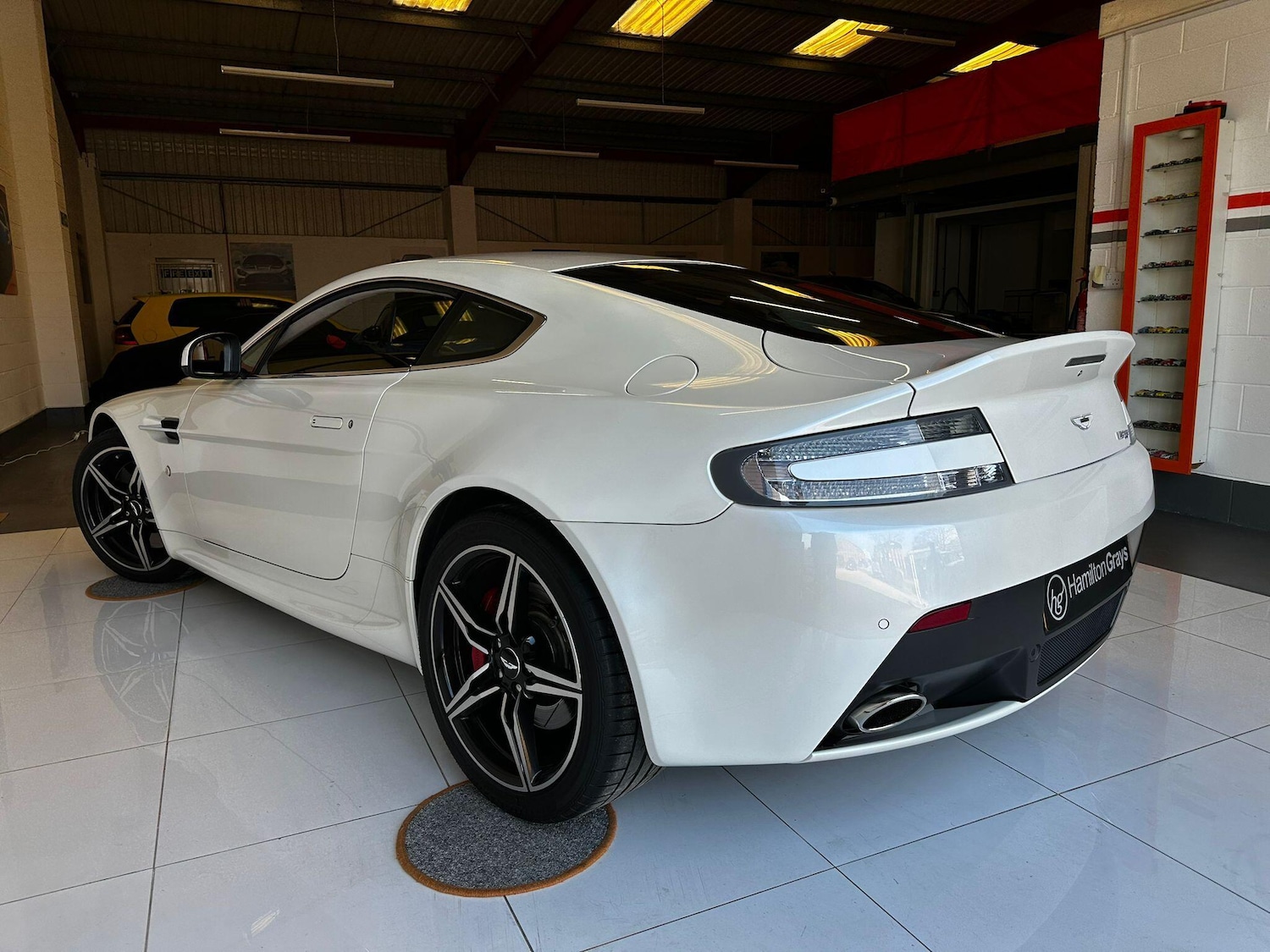 Used Aston Martin Vantage 2016 for sale - 77768852: Photo 8