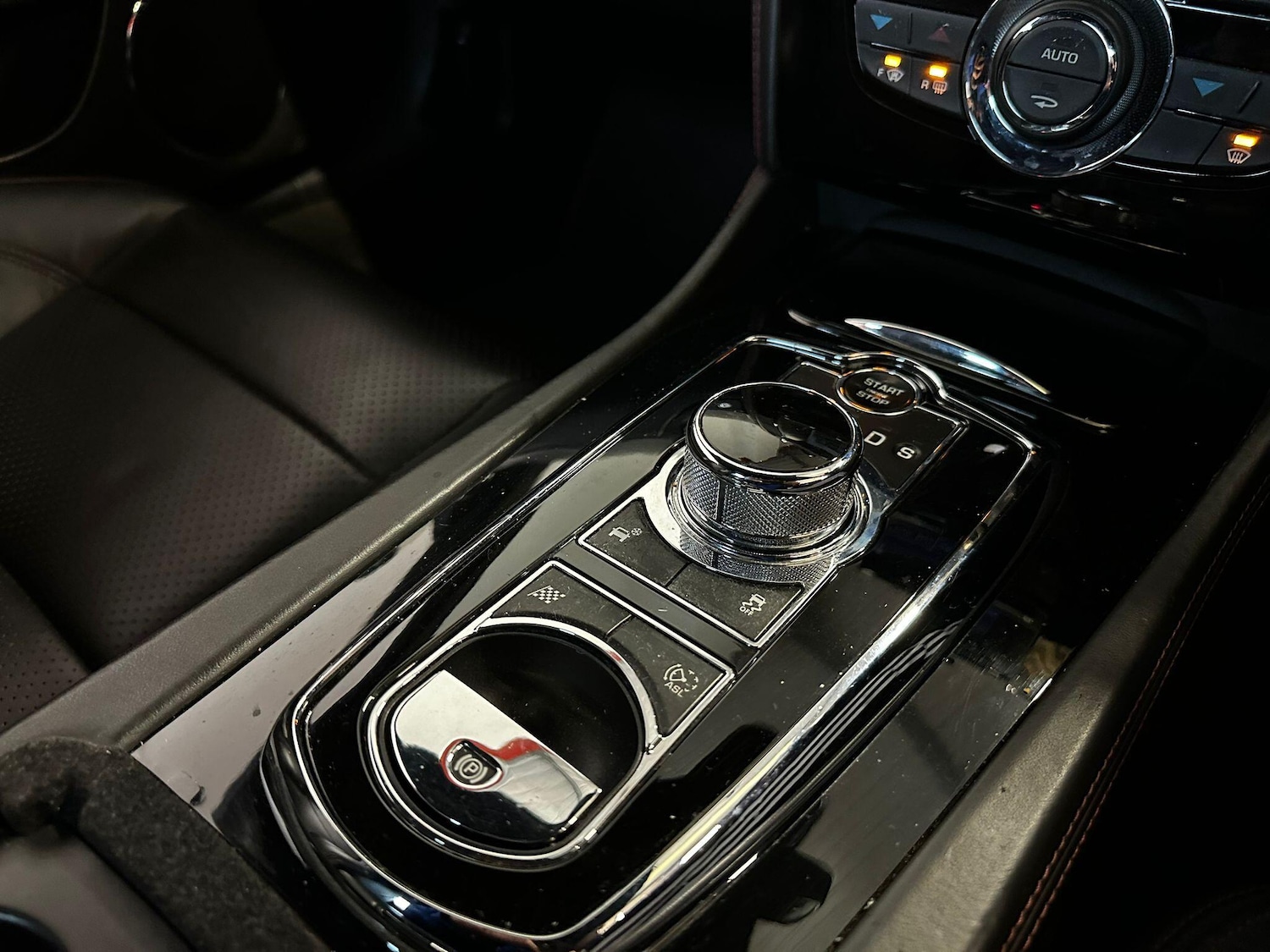 Used Jaguar XKR 2011 for sale - 77029083: Photo 14