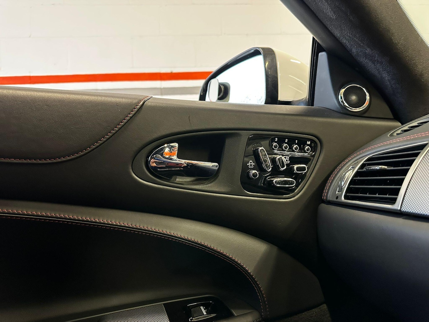 Used Jaguar XKR 2011 for sale - 77029083: Photo 30