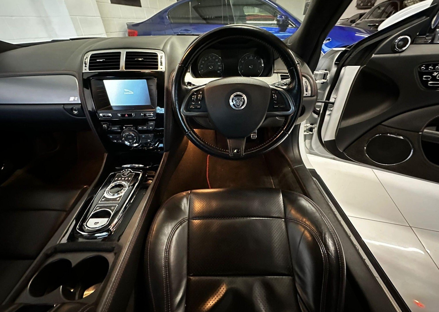 Used Jaguar XKR 2011 for sale - 77029083: Photo 46