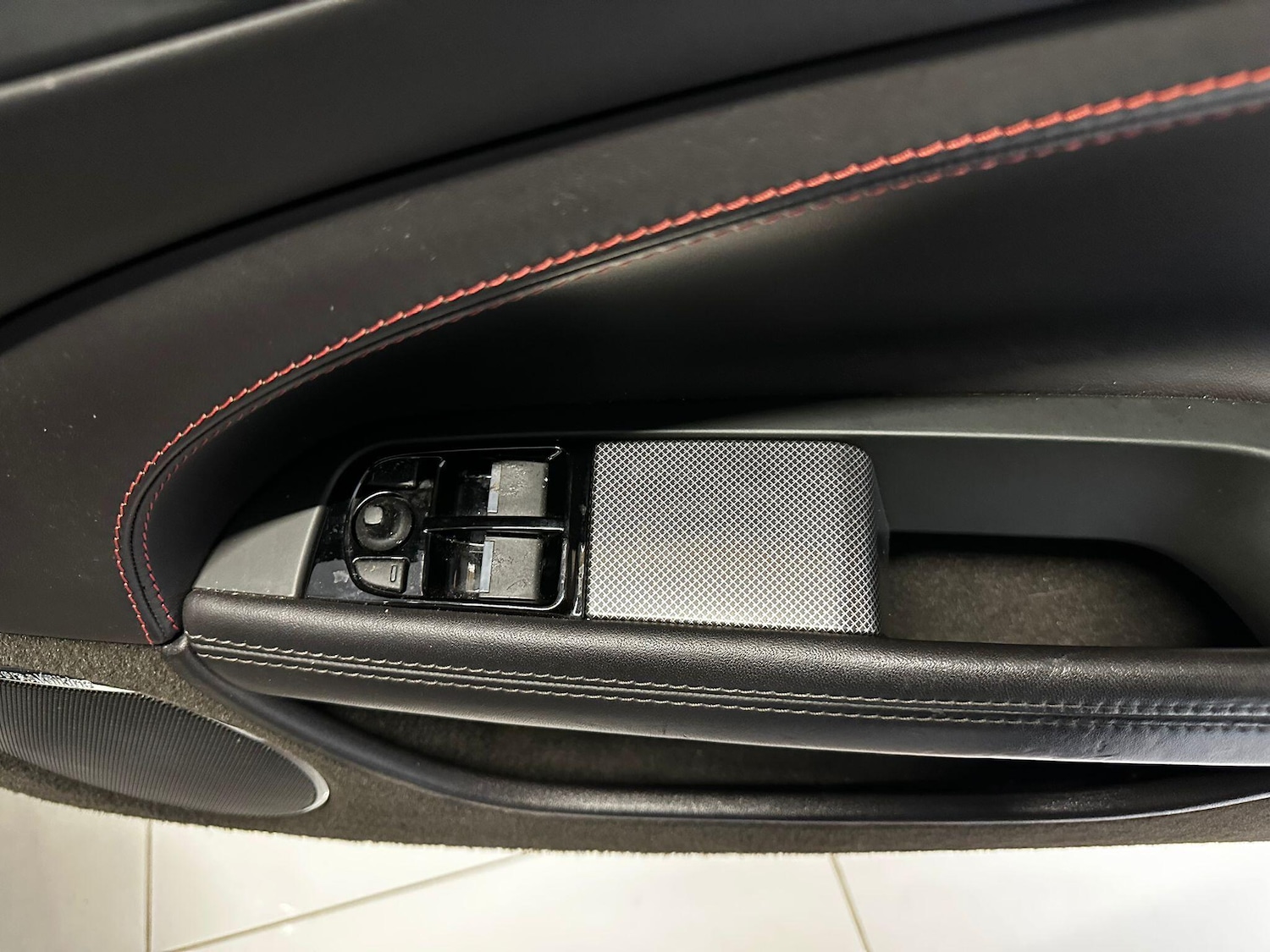 Used Jaguar XKR 2011 for sale - 77029083: Photo 50