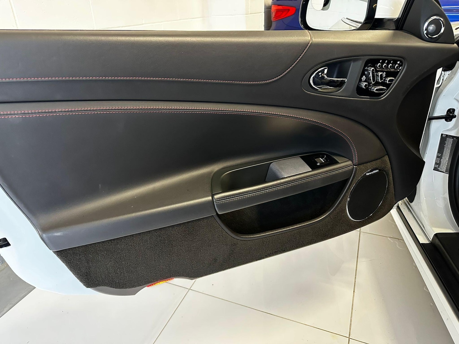 Used Jaguar XKR 2011 for sale - 77029083: Photo 60