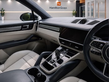 Used Porsche Cayenne 2023 for sale - 78772095: Photo