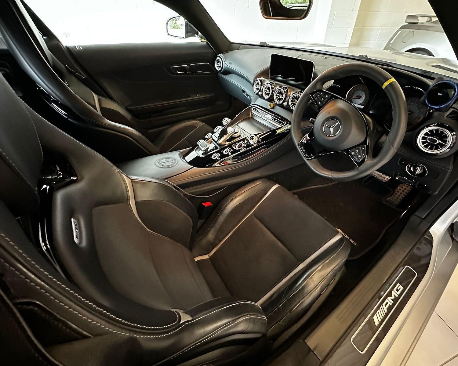 Used Mercedes-Benz AMG GT 2017 for sale - 76561699: Photo 3