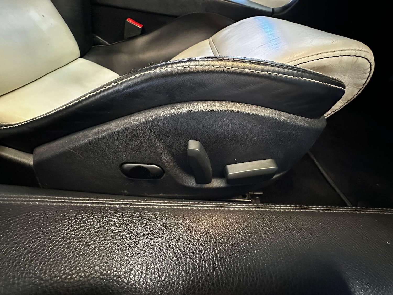 Used Lamborghini Gallardo 2010 for sale - 77633349: Photo 30