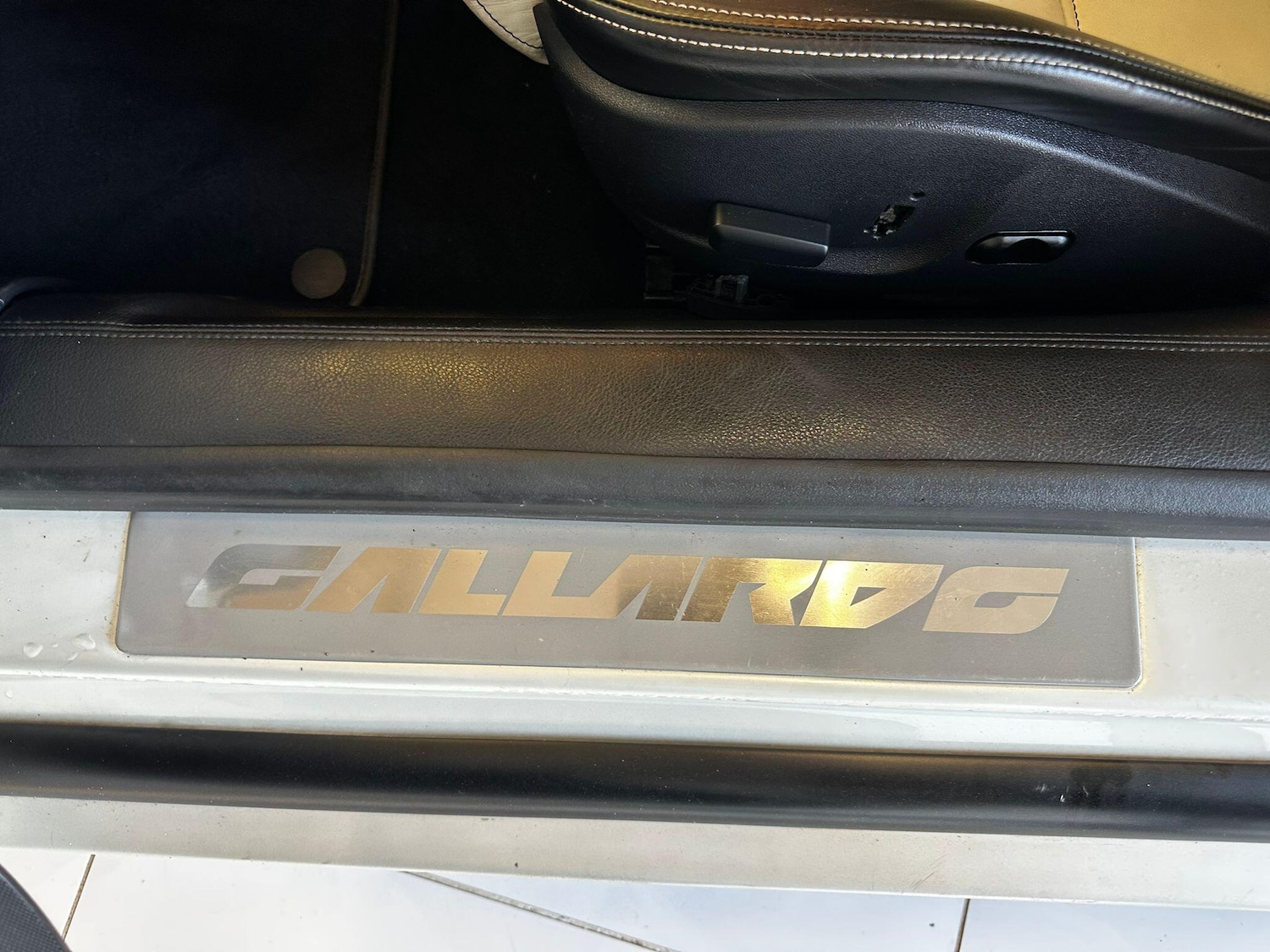 Used Lamborghini Gallardo 2010 for sale - 77633349: Photo 33