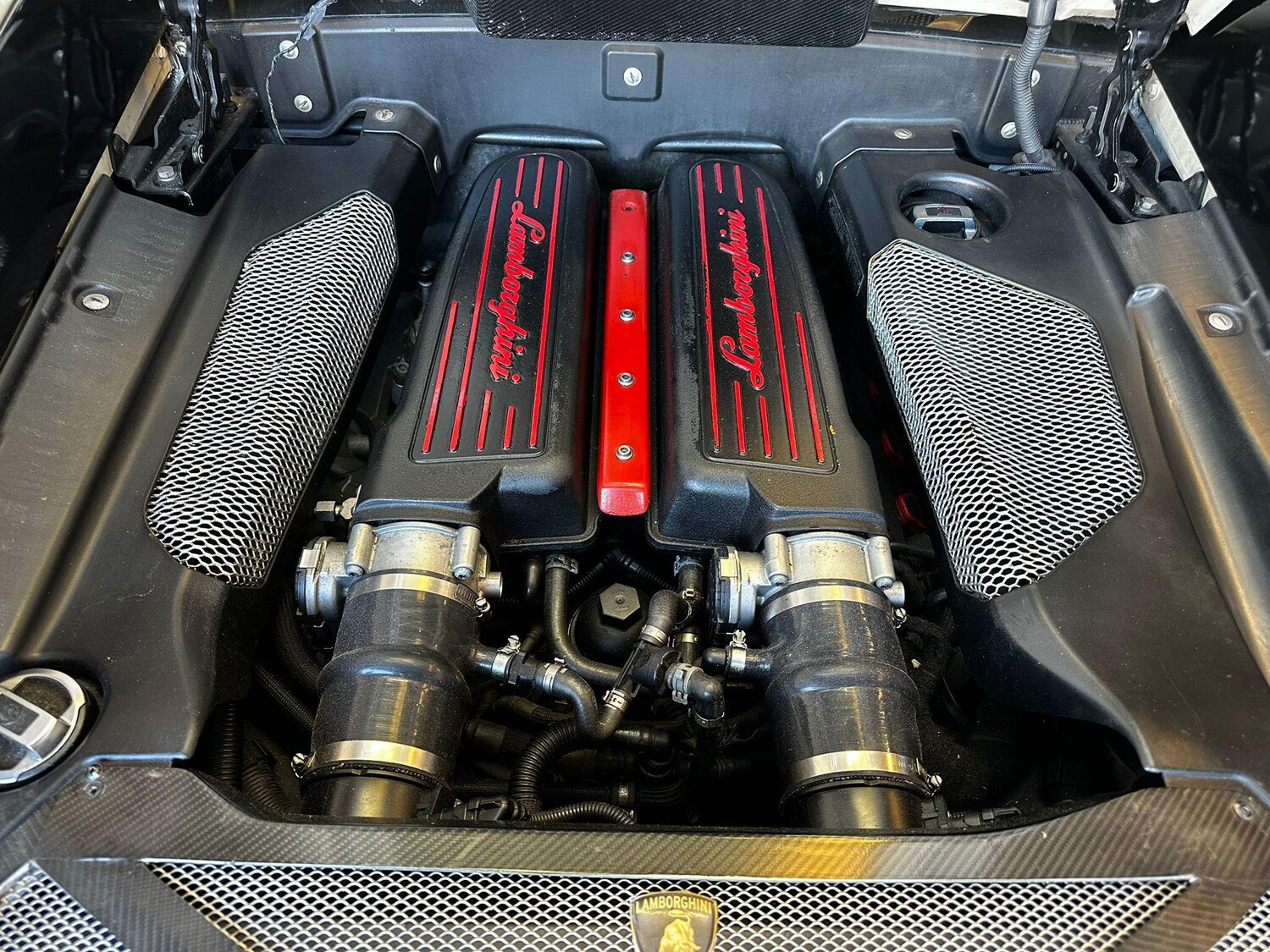 Used Lamborghini Gallardo 2010 for sale - 77633349: Photo 41