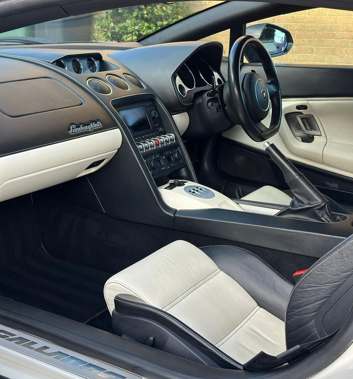 Used Lamborghini Gallardo 2010 for sale - 77633349: Photo 8