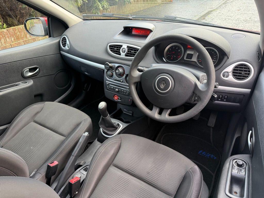 Used Renault Clio 2011 for sale - 76976893: Photo 13