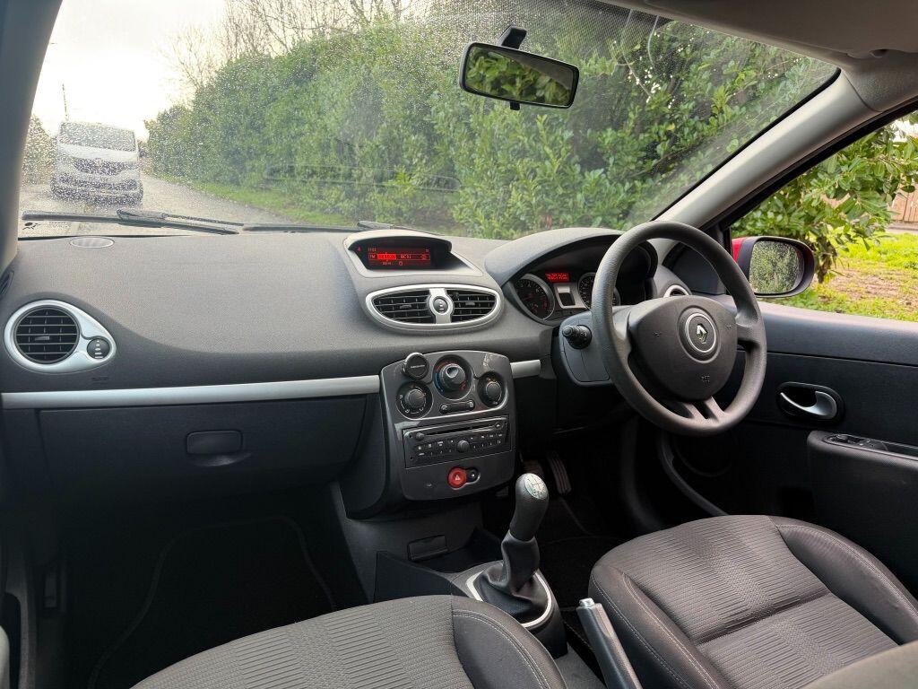 Used Renault Clio 2011 for sale - 76976893: Photo 14