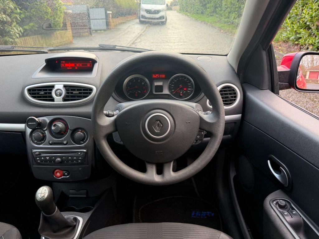 Used Renault Clio 2011 for sale - 76976893: Photo 16