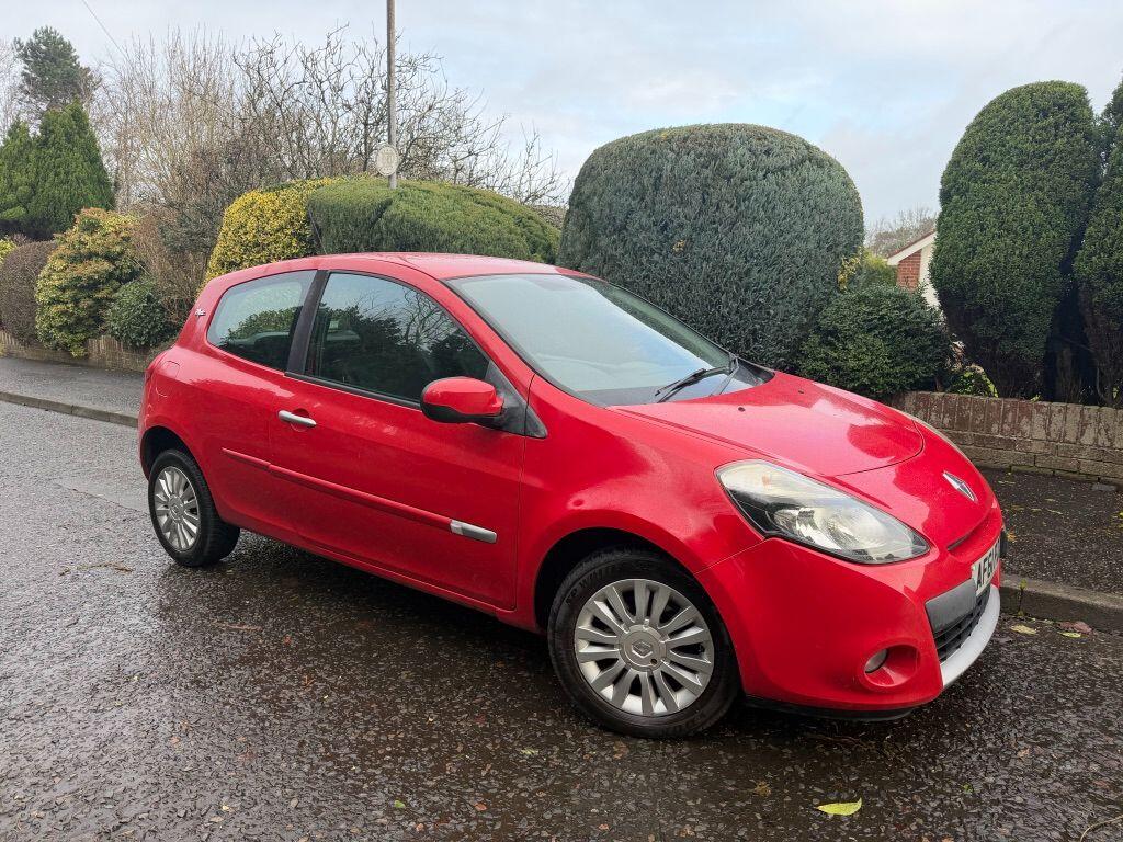Used Renault Clio 2011 for sale - 76976893: Photo 2