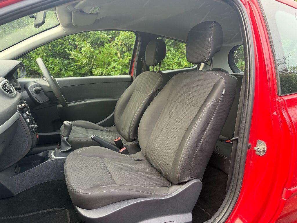 Used Renault Clio 2011 for sale - 76976893: Photo 20