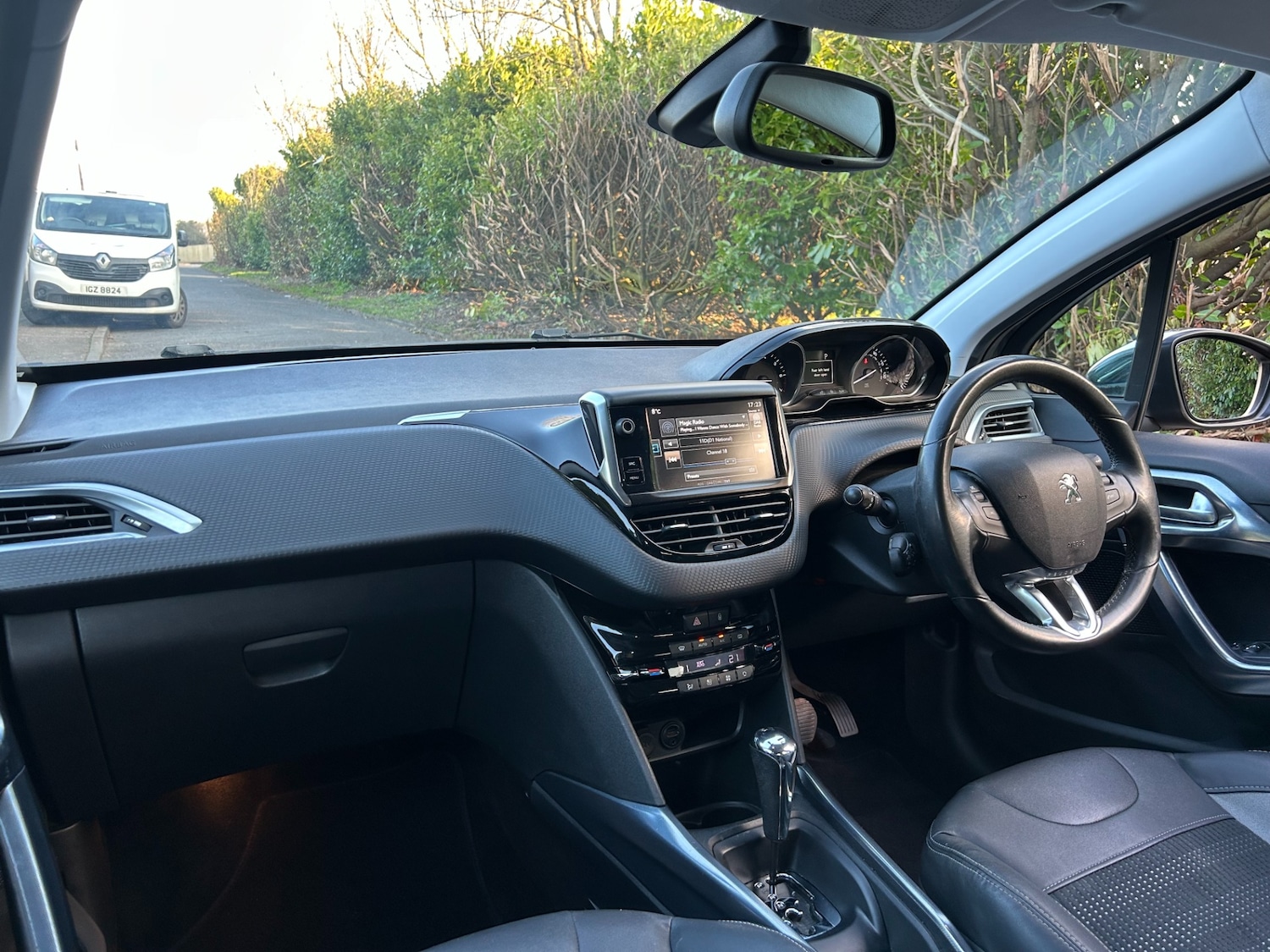 Used Peugeot 2008 2015 for sale - 76268643: Photo 12