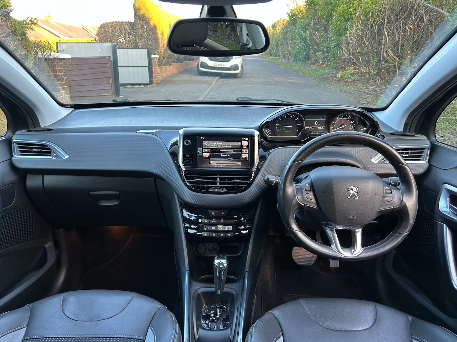 Used Peugeot 2008 2015 for sale - 76268643: Photo 13