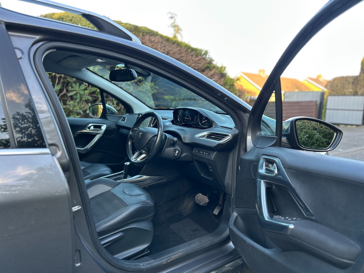 Used Peugeot 2008 2015 for sale - 76268643: Photo 9