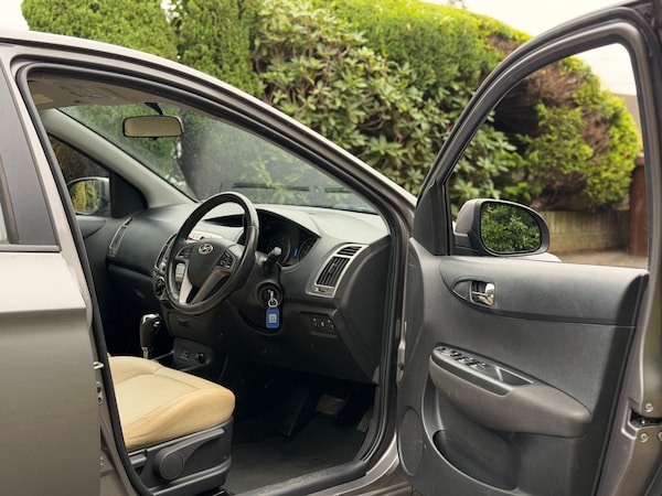 Used Hyundai i20 2013 for sale - 76277122: Photo 12