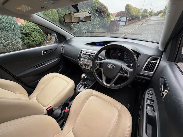 Used Hyundai i20 2013 for sale - 76277122: Photo 13