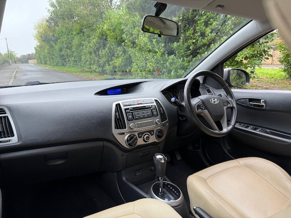 Used Hyundai i20 2013 for sale - 76277122: Photo 15