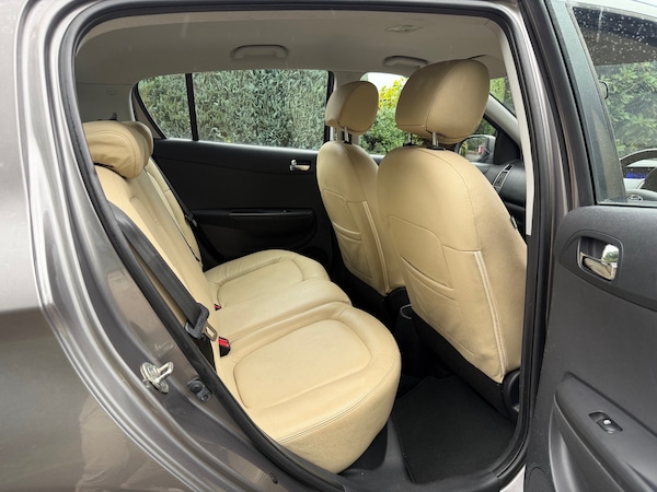 Used Hyundai i20 2013 for sale - 76277122: Photo 25