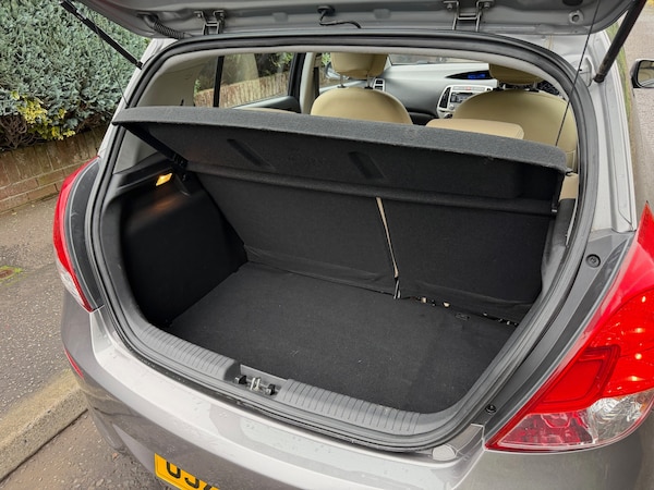 Used Hyundai i20 2013 for sale - 76277122: Photo 28
