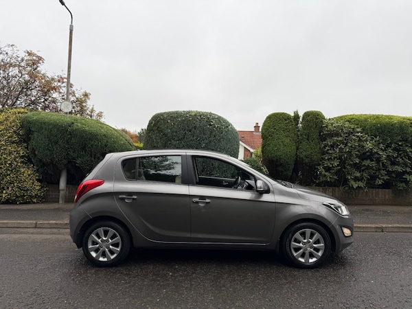 Used Hyundai i20 2013 for sale - 76277122: Photo 3
