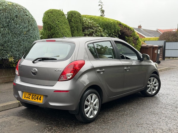 Used Hyundai i20 2013 for sale - 76277122: Photo 5