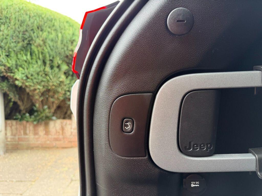 Used Jeep Cherokee 2016 for sale - 76993053: Photo 41