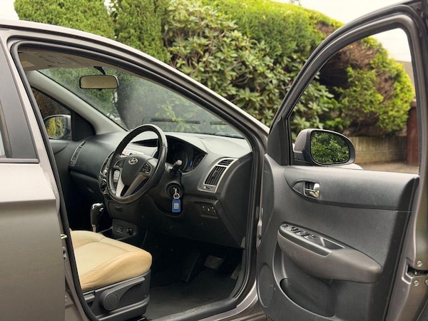 Used Hyundai i20 2013 for sale - 76296047: Photo 12