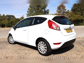 Used Ford Fiesta 2015 for sale - 79518271: Photo