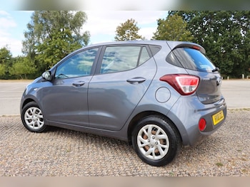 Used Hyundai i10 2018 for sale - 79448409: Photo
