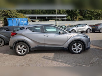 Used Toyota C-HR 2018 for sale - 79359718: Photo