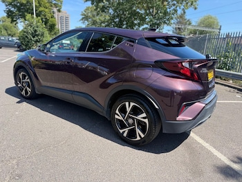 Used Toyota C-HR 2023 for sale - 79090996: Photo
