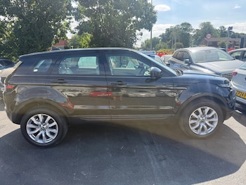 Used Land Rover Range Rover Evoque 2017 for sale - 79258250: Photo