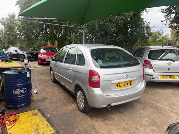Cheap Citroen Xsara Picasso 2006 - 1.6 HDi Exclusive MPV 5dr Diesel Manual (135 g/km, 92 bhp) for sale in Didcot, Oxfordshire