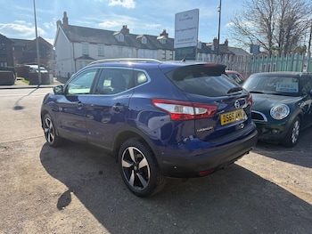 Used Nissan Qashqai 2015 for sale - 74137389: Photo