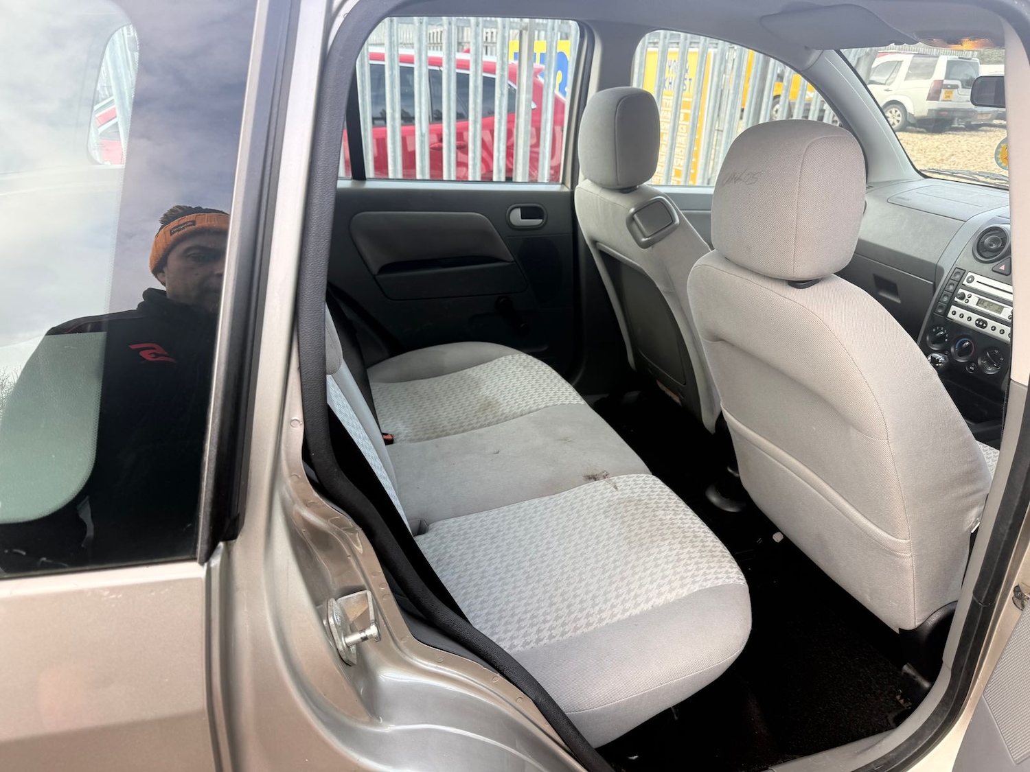 Used Ford Fusion 2004 for sale - 77576545: Photo 9