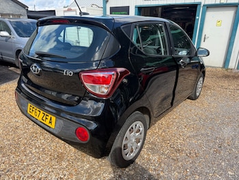 Used Hyundai i10 2017 for sale - 75902341: Photo
