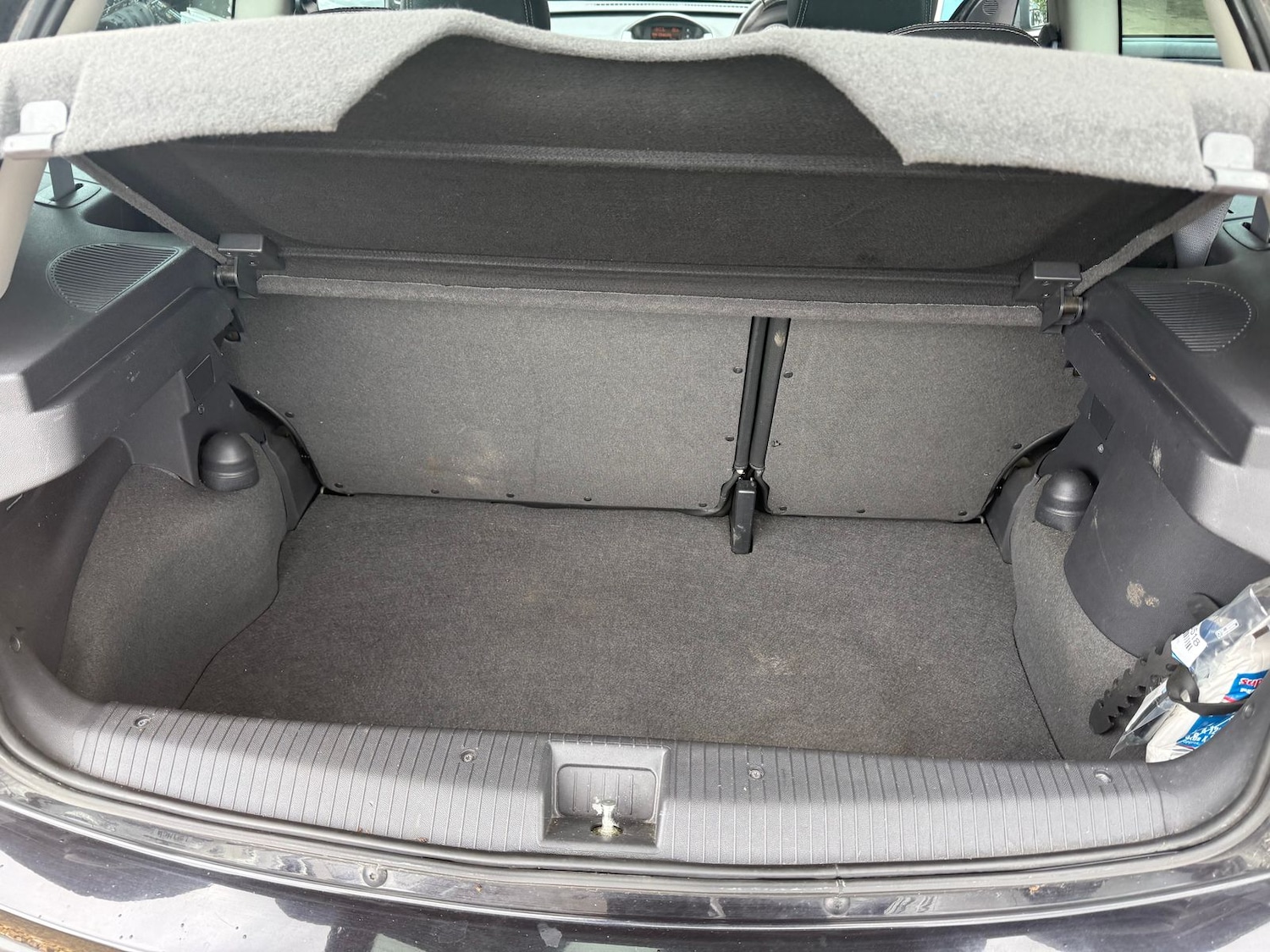 Vauxhall Corsa 2006 - 1.2i 16v SXi+ Hatchback 3dr Petrol Manual (139 g/km, 79 bhp) - Image 10