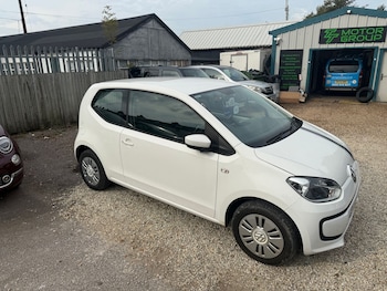 Used Volkswagen up! 2015 for sale - 76154574: Photo 2