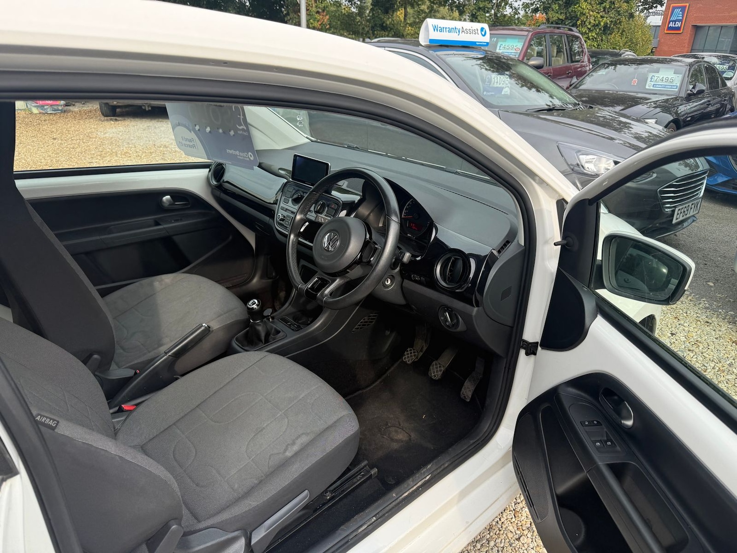 Used Volkswagen up! 2015 for sale - 76154574: Photo 8