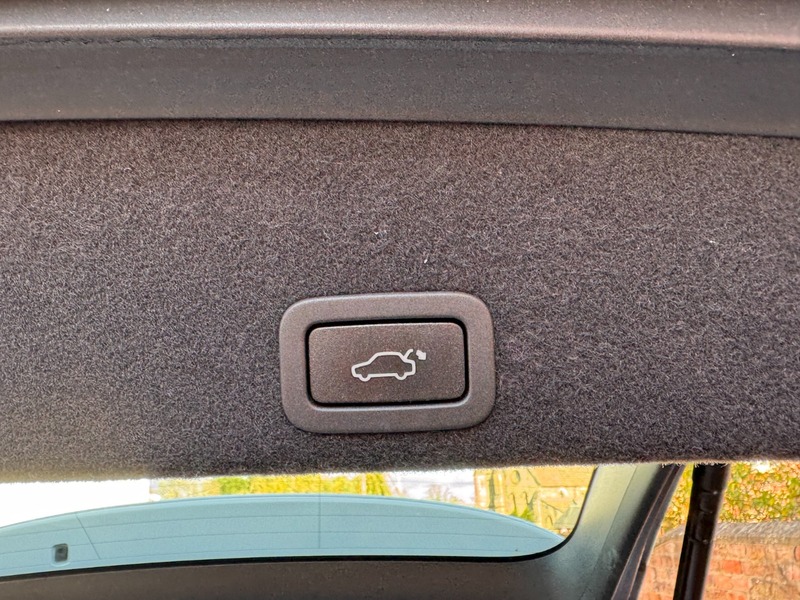 Used Volvo XC60 2016 for sale - 76368383: Photo 10