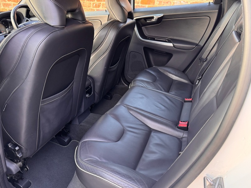 Used Volvo XC60 2016 for sale - 76368383: Photo 5