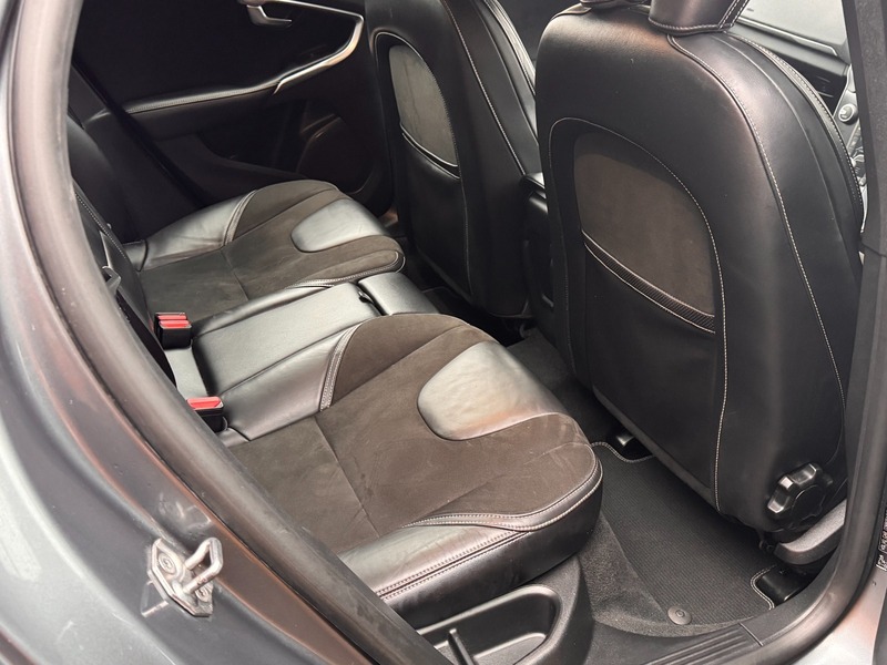 Used Volvo V40 2016 for sale - 76768916: Photo 11